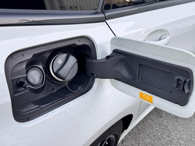 ３シリーズ ３２０ｉツーリング　Ｍスポーツ　仕入車両・コンフォートＰＫＧ・１８インチＡＷ・ＡｐｐｌｅＣａｒＰｌａｙ・アンビエントライト・全方位カメラ・ＨＵＤ・オートホールド・パドルシフト・電動リアゲート・電動シート・シートヒーター・ミラーＥＴＣ（26枚目）