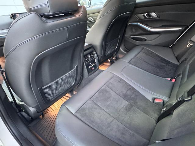 ３シリーズ ３２０ｉツーリング　Ｍスポーツ　仕入車両・コンフォートＰＫＧ・１８インチＡＷ・ＡｐｐｌｅＣａｒＰｌａｙ・アンビエントライト・全方位カメラ・ＨＵＤ・オートホールド・パドルシフト・電動リアゲート・電動シート・シートヒーター・ミラーＥＴＣ（39枚目）