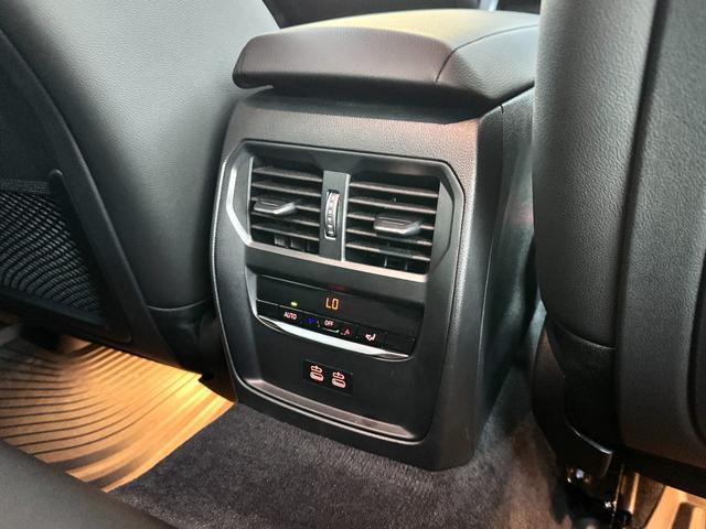 ３シリーズ ３２０ｉツーリング　Ｍスポーツ　仕入車両・コンフォートＰＫＧ・１８インチＡＷ・ＡｐｐｌｅＣａｒＰｌａｙ・アンビエントライト・全方位カメラ・ＨＵＤ・オートホールド・パドルシフト・電動リアゲート・電動シート・シートヒーター・ミラーＥＴＣ（40枚目）