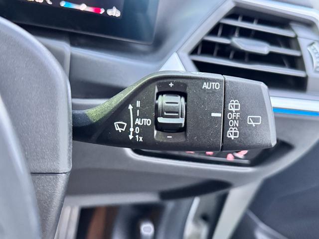 ３シリーズ ３２０ｉツーリング　Ｍスポーツ　仕入車両・コンフォートＰＫＧ・１８インチＡＷ・ＡｐｐｌｅＣａｒＰｌａｙ・アンビエントライト・全方位カメラ・ＨＵＤ・オートホールド・パドルシフト・電動リアゲート・電動シート・シートヒーター・ミラーＥＴＣ（50枚目）