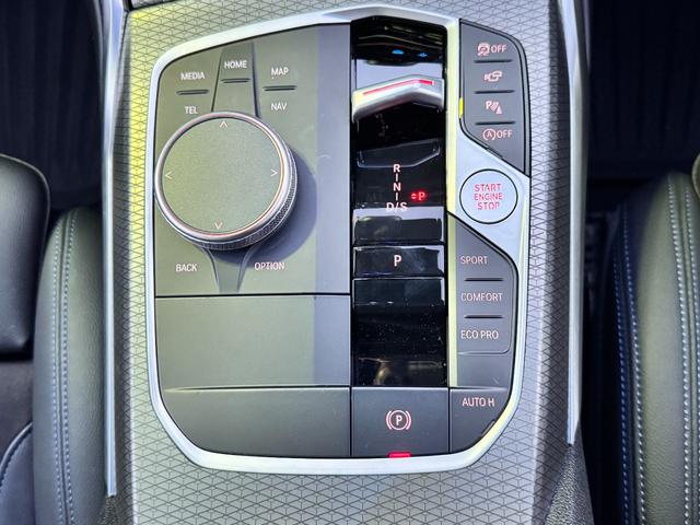 ３シリーズ ３２０ｉツーリング　Ｍスポーツ　仕入車両・コンフォートＰＫＧ・１８インチＡＷ・ＡｐｐｌｅＣａｒＰｌａｙ・アンビエントライト・全方位カメラ・ＨＵＤ・オートホールド・パドルシフト・電動リアゲート・電動シート・シートヒーター・ミラーＥＴＣ（69枚目）