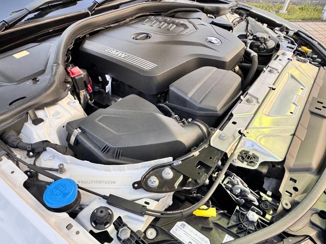 ３シリーズ ３２０ｉツーリング　Ｍスポーツ　仕入車両・コンフォートＰＫＧ・１８インチＡＷ・ＡｐｐｌｅＣａｒＰｌａｙ・アンビエントライト・全方位カメラ・ＨＵＤ・オートホールド・パドルシフト・電動リアゲート・電動シート・シートヒーター・ミラーＥＴＣ（73枚目）