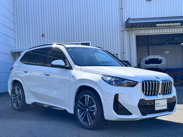 Ｘ１ ｓＤｒｉｖｅ　１８ｉ　Ｍスポーツ　試乗車・テクノロジーＰＫＧ・ハンドルヒーター　ＡｐｐｌｅＣａｒＰｌａｙ・アンビエントライト・ａｎｄｒｏｉｄオート・全方位カメラ・１９インチアルミホイール・・ＨＵＤ・レーンチェンジアシスト・ミラーＥＴＣ（8枚目）
