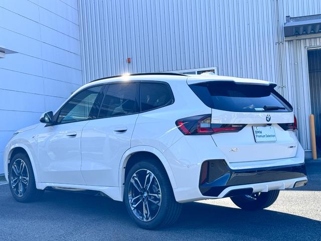 Ｘ１ ｓＤｒｉｖｅ　１８ｉ　Ｍスポーツ　試乗車・テクノロジーＰＫＧ・ハンドルヒーター　ＡｐｐｌｅＣａｒＰｌａｙ・アンビエントライト・ａｎｄｒｏｉｄオート・全方位カメラ・１９インチアルミホイール・・ＨＵＤ・レーンチェンジアシスト・ミラーＥＴＣ（12枚目）