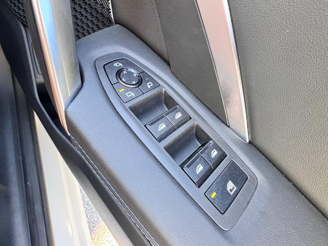 Ｘ１ ｓＤｒｉｖｅ　１８ｉ　Ｍスポーツ　試乗車・テクノロジーＰＫＧ・ハンドルヒーター　ＡｐｐｌｅＣａｒＰｌａｙ・アンビエントライト・ａｎｄｒｏｉｄオート・全方位カメラ・１９インチアルミホイール・・ＨＵＤ・レーンチェンジアシスト・ミラーＥＴＣ（55枚目）