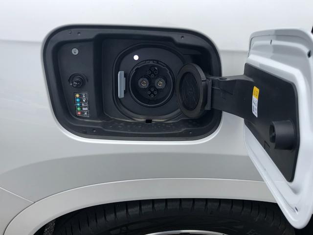 ｉＸ１ ｅＤｒｉｖｅ　２０　Ｍスポーツ　試乗車・テクノロジーＰＫＧ・１８インチＡＷ・ＡＣＣ　ＡｐｐｌｅＣａｒＰｌａｙ・ａｎｄｒｏｉｄオート・アンビエントライト・全方位カメラ・ワイヤレス充電・ＨＵＤ・オートホールド・ミラーＥＴＣ（17枚目）