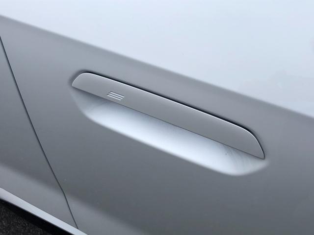 ｉＸ１ ｅＤｒｉｖｅ　２０　Ｍスポーツ　試乗車・テクノロジーＰＫＧ・１８インチＡＷ・ＡＣＣ　ＡｐｐｌｅＣａｒＰｌａｙ・ａｎｄｒｏｉｄオート・アンビエントライト・全方位カメラ・ワイヤレス充電・ＨＵＤ・オートホールド・ミラーＥＴＣ（19枚目）