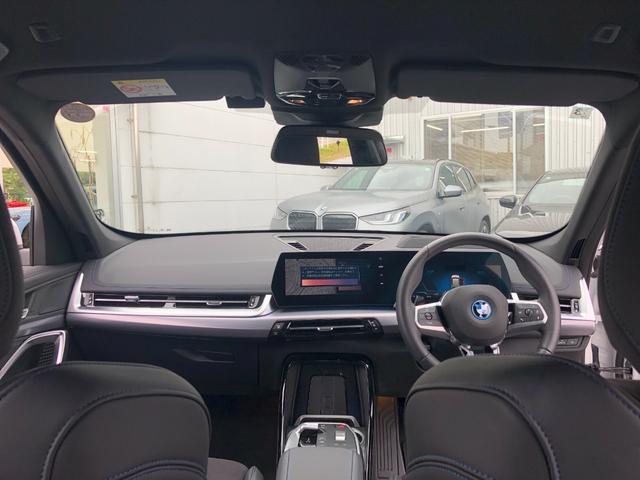 ｉＸ１ ｅＤｒｉｖｅ　２０　Ｍスポーツ　試乗車・テクノロジーＰＫＧ・１８インチＡＷ・ＡＣＣ　ＡｐｐｌｅＣａｒＰｌａｙ・ａｎｄｒｏｉｄオート・アンビエントライト・全方位カメラ・ワイヤレス充電・ＨＵＤ・オートホールド・ミラーＥＴＣ（33枚目）
