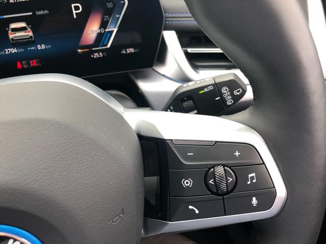 ｉＸ１ ｅＤｒｉｖｅ　２０　Ｍスポーツ　試乗車・テクノロジーＰＫＧ・１８インチＡＷ・ＡＣＣ　ＡｐｐｌｅＣａｒＰｌａｙ・ａｎｄｒｏｉｄオート・アンビエントライト・全方位カメラ・ワイヤレス充電・ＨＵＤ・オートホールド・ミラーＥＴＣ（46枚目）