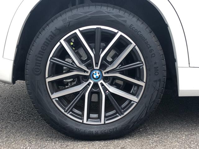 ｉＸ１ ｅＤｒｉｖｅ　２０　Ｍスポーツ　試乗車・テクノロジーＰＫＧ・１８インチＡＷ・ＡＣＣ　ＡｐｐｌｅＣａｒＰｌａｙ・ａｎｄｒｏｉｄオート・アンビエントライト・全方位カメラ・ワイヤレス充電・ＨＵＤ・オートホールド・ミラーＥＴＣ（67枚目）