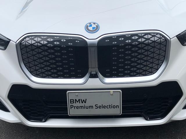ｉＸ１ ｅＤｒｉｖｅ　２０　Ｍスポーツ　試乗車・テクノロジーＰＫＧ・１８インチＡＷ・ＡＣＣ　ＡｐｐｌｅＣａｒＰｌａｙ・ａｎｄｒｏｉｄオート・アンビエントライト・全方位カメラ・ワイヤレス充電・ＨＵＤ・オートホールド・ミラーＥＴＣ（69枚目）