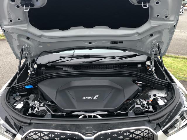 ｉＸ１ ｅＤｒｉｖｅ　２０　Ｍスポーツ　試乗車・テクノロジーＰＫＧ・１８インチＡＷ・ＡＣＣ　ＡｐｐｌｅＣａｒＰｌａｙ・ａｎｄｒｏｉｄオート・アンビエントライト・全方位カメラ・ワイヤレス充電・ＨＵＤ・オートホールド・ミラーＥＴＣ（70枚目）