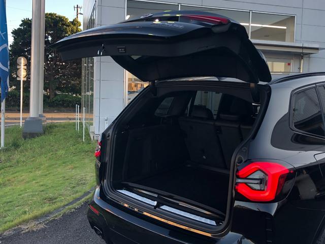 Ｘ３ Ｍ４０ｄ　仕入車両・ファストトラックＰＫＧ・２０インチＡｐｐｌｅＣａｒＰｌａｙ・アンビエントライト・全方位カメラ・レッドキャリパー・Ｍスポーツシート・ヘッドＵＰディスプレイ・純正ＴＶ・・電動シート・ミラーＥＴＣ（14枚目）