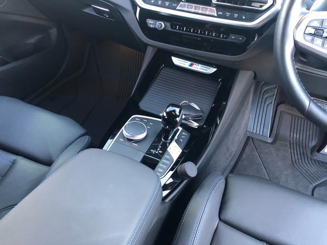 Ｘ３ Ｍ４０ｄ　仕入車両・ファストトラックＰＫＧ・２０インチＡｐｐｌｅＣａｒＰｌａｙ・アンビエントライト・全方位カメラ・レッドキャリパー・Ｍスポーツシート・ヘッドＵＰディスプレイ・純正ＴＶ・・電動シート・ミラーＥＴＣ（31枚目）