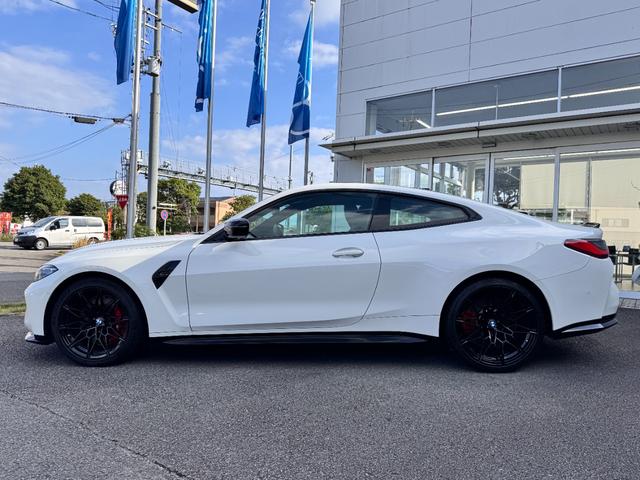 純正ＨＤＤナビ。スピーディかつ充実した探索とともに拡大表示、３Ｄ地図表示、道路案内標識標示、ＥＴＣゲートレーン表示などをコントロールディスプレイで確認できます。ＶＩＣＳ３メディアも利用できます。