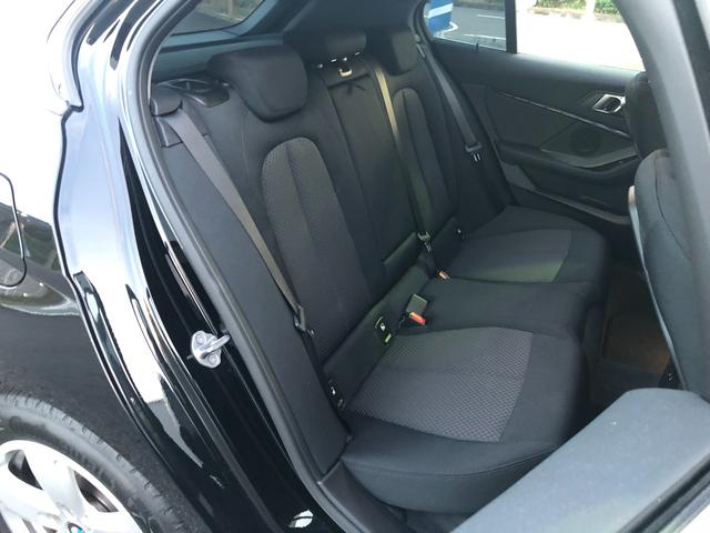 1シリーズ 118i プレイ 仕入車両・ストレージPKG・16インチAW・ACC AppleCarPlay・アンビエントライト・バックカメラ・オートホールド・電動シート・電動トランク・ミラーETC(22枚目)