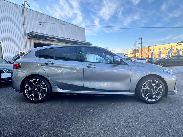 １シリーズ １２０　Ｍスポーツ　試乗車・テクノロジーＰＫＧ・ＡｐｐｌｅＣａｒＰｌａｙ・ａｎｄｒｏｉｄオート・アンビエントライト・全方位カメラ・オートホールド・ヘッドＵＰディスプレイ・インテリアカメラ・電動シート・ミラーＥＴＣ（8枚目）