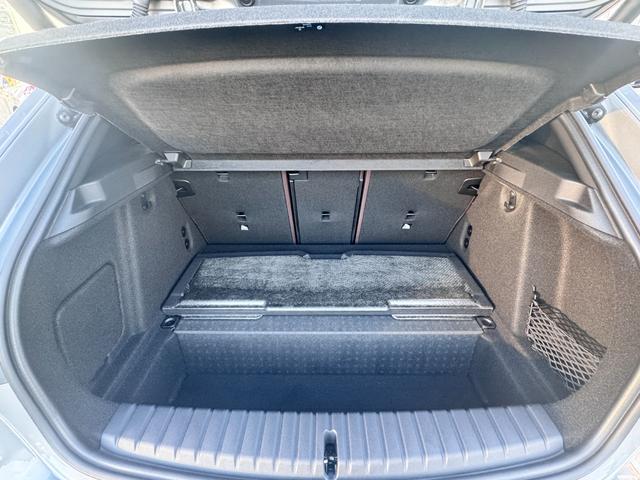 １シリーズ １２０　Ｍスポーツ　試乗車・テクノロジーＰＫＧ・ＡｐｐｌｅＣａｒＰｌａｙ・ａｎｄｒｏｉｄオート・アンビエントライト・全方位カメラ・オートホールド・ヘッドＵＰディスプレイ・インテリアカメラ・電動シート・ミラーＥＴＣ（28枚目）