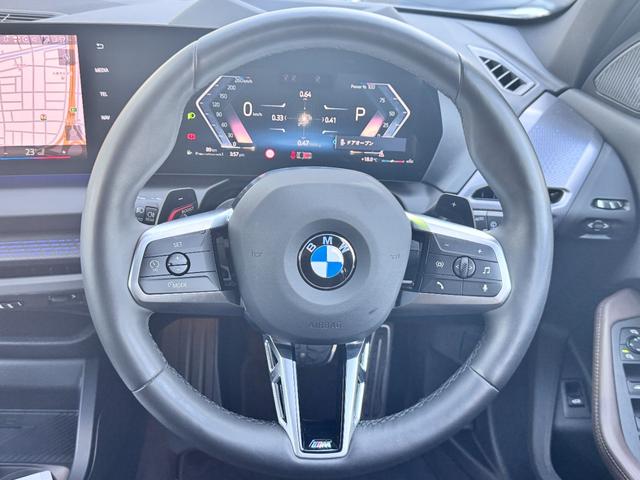 １シリーズ １２０　Ｍスポーツ　試乗車・テクノロジーＰＫＧ・ＡｐｐｌｅＣａｒＰｌａｙ・ａｎｄｒｏｉｄオート・アンビエントライト・全方位カメラ・オートホールド・ヘッドＵＰディスプレイ・インテリアカメラ・電動シート・ミラーＥＴＣ（43枚目）
