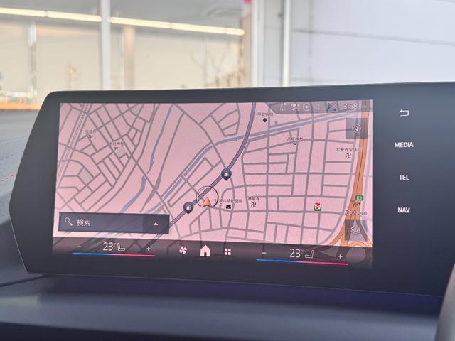 １シリーズ １２０　Ｍスポーツ　試乗車・テクノロジーＰＫＧ・ＡｐｐｌｅＣａｒＰｌａｙ・ａｎｄｒｏｉｄオート・アンビエントライト・全方位カメラ・オートホールド・ヘッドＵＰディスプレイ・インテリアカメラ・電動シート・ミラーＥＴＣ（56枚目）