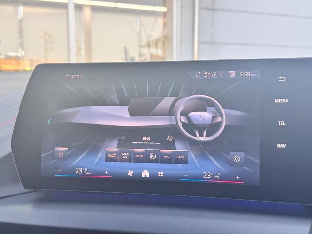 １シリーズ １２０　Ｍスポーツ　試乗車・テクノロジーＰＫＧ・ＡｐｐｌｅＣａｒＰｌａｙ・ａｎｄｒｏｉｄオート・アンビエントライト・全方位カメラ・オートホールド・ヘッドＵＰディスプレイ・インテリアカメラ・電動シート・ミラーＥＴＣ（57枚目）