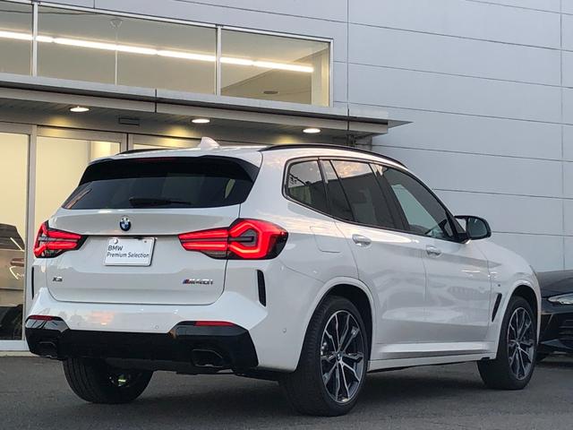 ｉＤｒｉｖｅコントローラーはナビ等のディスプレイ操作を行うものです。最先端の人間工学に基づいて設計されたコントローラーは、扱い方もごくシンプルなためすぐにその使い方を理解して直感的に操作することができ