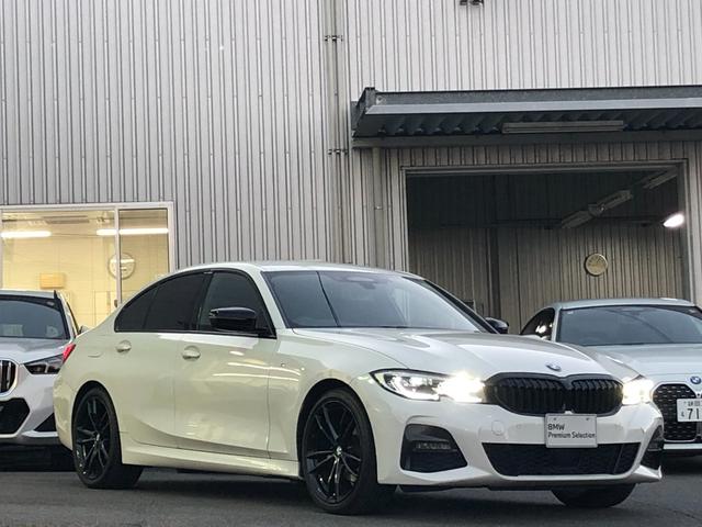 3シリーズ 320dxDriveMスポーツエディションサンライズ 仕入車両・限定車・ブラックキドニーグリル・19インチブラックホイール・Mリアスポイラ―・ブラックサイドミラー・AppleCarPlay・アンビエントライト・Mシートベルト・バックカメラ・ミラーETC(8枚目)