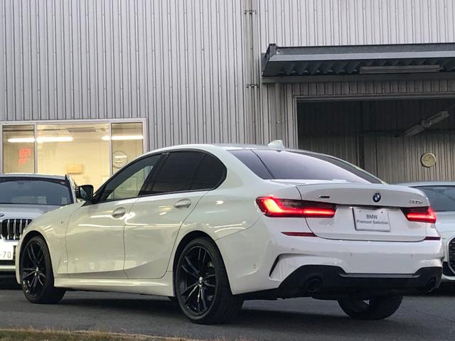 3シリーズ 320dxDriveMスポーツエディションサンライズ 仕入車両・限定車・ブラックキドニーグリル・19インチブラックホイール・Mリアスポイラ―・ブラックサイドミラー・AppleCarPlay・アンビエントライト・Mシートベルト・バックカメラ・ミラーETC(13枚目)