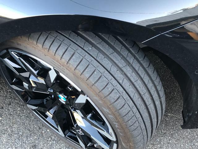 2シリーズ 220iクーペ Mスポーツ 試乗車・Mスポーツシート・19インチAW・ACC・AppleCarPlay・アンビエントライト・全方位カメラ・オートホールド・ステアリングヒーター・ヘッドUPディスプレイ・黒革シート・ミラーETC(65枚目)