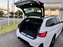 ３２０ｉツーリング　Ｍスポーツ　仕入車両・コンフォートＰＫＧ・１８インチＡＷ・ＡｐｐｌｅＣａｒＰｌａｙ・アンビエントライト・全方位カメラ・ＨＵＤ・オートホールド・パドルシフト・電動リアゲート・電動シート・シートヒーター・ミラーＥＴＣ（27枚目）