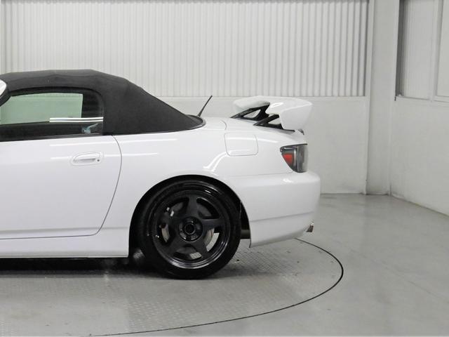 Ｓ２０００ タイプＳ　ナビ　ＴＶ　ＨＩＤ　ＭＴ　スマートキー　アルミホイール　盗難防止システム　衝突安全ボディ　ＡＢＳ　ＥＳＣ　ＣＤ　エアコン（17枚目）