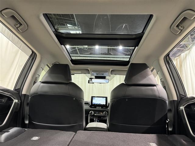 ＲＡＶ４ Ｇ　Ｚパッケージ　衝突被害軽減システム　メモリーナビ　フルセグ　バックカメラ　ＥＴＣ　ドラレコ　ＣＤ　ＤＶＤ再生　サンルーフ　電動シート　オートクルーズコントロール　ＬＥＤヘッドランプ　スマートキー　キーレス　４ＷＤ（9枚目）