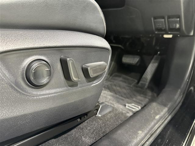 ＲＡＶ４ Ｇ　Ｚパッケージ　衝突被害軽減システム　メモリーナビ　フルセグ　バックカメラ　ＥＴＣ　ドラレコ　ＣＤ　ＤＶＤ再生　サンルーフ　電動シート　オートクルーズコントロール　ＬＥＤヘッドランプ　スマートキー　キーレス　４ＷＤ（31枚目）