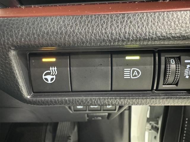 プリウス Z 衝突被害軽減システム フルセグ バックカメラ ETC ミュージックプレイヤー接続可 電動シート オートクルーズコントロール LEDヘッドランプ スマートキー キーレス ハイブリッド(20枚目)