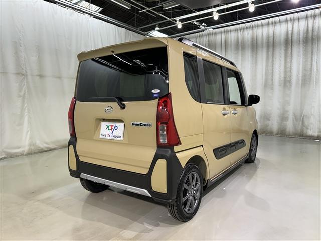 タント ファンクロス　衝突被害軽減システム　ＬＥＤヘッドランプ　両側電動スライド　スマートキー　キーレス　アイドリングストップ（6枚目）