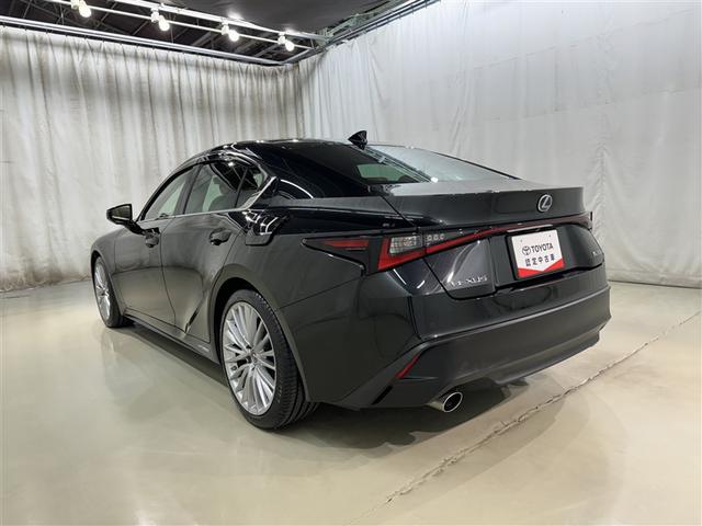 IS IS300h バージョンL 衝突被害軽減システム メモリーナビ フルセグ バックカメラ ETC ドラレコ CD ミュージックプレイヤー接続可 DVD再生 革シート 電動シート オートクルーズコントロール LEDヘッドランプ(5枚目)