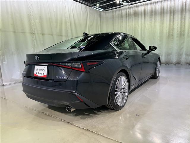 IS IS300h バージョンL 衝突被害軽減システム メモリーナビ フルセグ バックカメラ ETC ドラレコ CD ミュージックプレイヤー接続可 DVD再生 革シート 電動シート オートクルーズコントロール LEDヘッドランプ(6枚目)