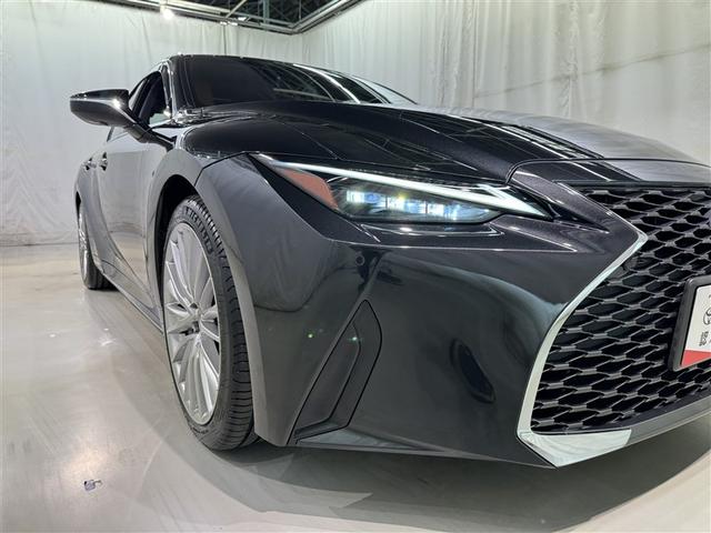 IS IS300h バージョンL 衝突被害軽減システム メモリーナビ フルセグ バックカメラ ETC ドラレコ CD ミュージックプレイヤー接続可 DVD再生 革シート 電動シート オートクルーズコントロール LEDヘッドランプ(7枚目)