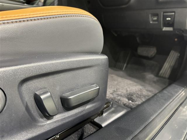 IS IS300h バージョンL 衝突被害軽減システム メモリーナビ フルセグ バックカメラ ETC ドラレコ CD ミュージックプレイヤー接続可 DVD再生 革シート 電動シート オートクルーズコントロール LEDヘッドランプ(30枚目)