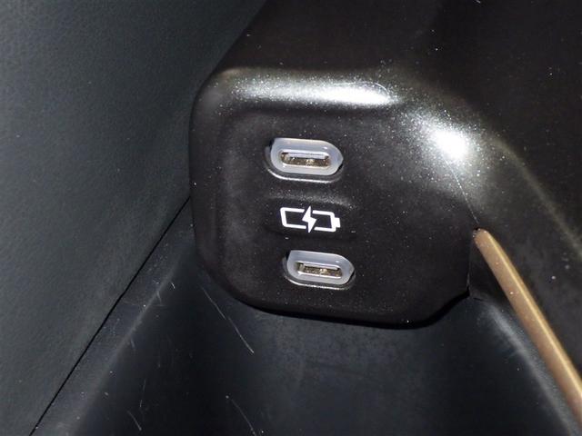 クラウンクロスオーバー Ｇ　衝突被害軽減システム　フルセグ　バックカメラ　ＥＴＣ　ミュージックプレイヤー接続可　電動シート　オートクルーズコントロール　ＬＥＤヘッドランプ　スマートキー　キーレス　４ＷＤ　ハイブリッド（12枚目）