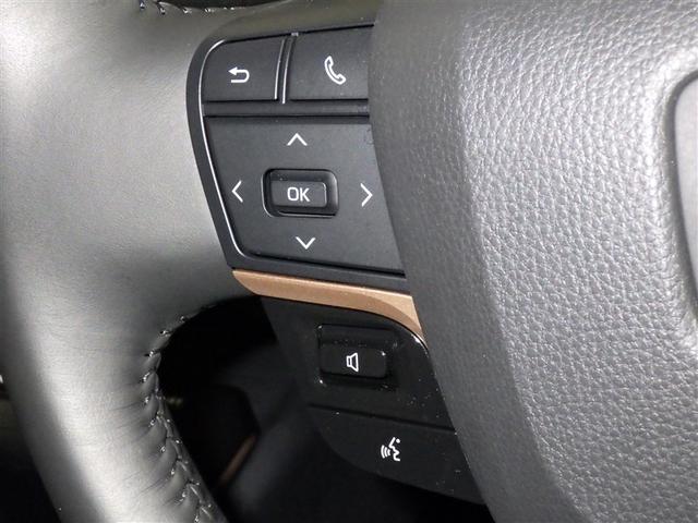 クラウンクロスオーバー Ｇ　衝突被害軽減システム　フルセグ　バックカメラ　ＥＴＣ　ミュージックプレイヤー接続可　電動シート　オートクルーズコントロール　ＬＥＤヘッドランプ　スマートキー　キーレス　４ＷＤ　ハイブリッド（17枚目）