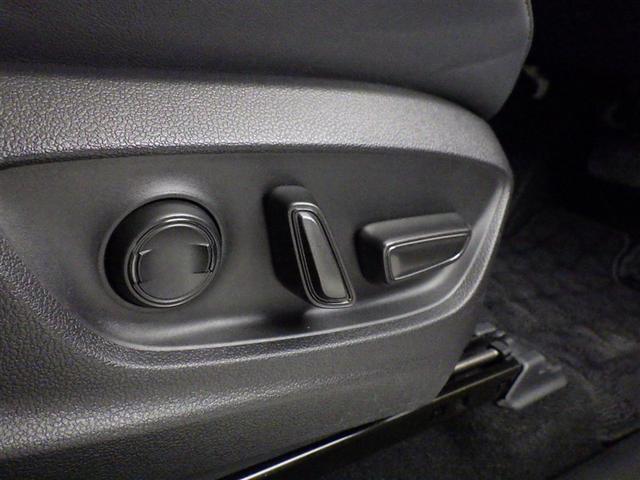 クラウンクロスオーバー Ｇ　衝突被害軽減システム　フルセグ　バックカメラ　ＥＴＣ　ミュージックプレイヤー接続可　電動シート　オートクルーズコントロール　ＬＥＤヘッドランプ　スマートキー　キーレス　４ＷＤ　ハイブリッド（22枚目）