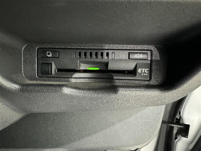 ハイエースバン ロングスーパーＧＬ　衝突被害軽減システム　メモリーナビ　フルセグ　ＥＴＣ　ドラレコ　ＣＤ　ミュージックプレイヤー接続可　ＤＶＤ再生　ＬＥＤヘッドランプ　スマートキー　キーレス　ディーゼル（13枚目）