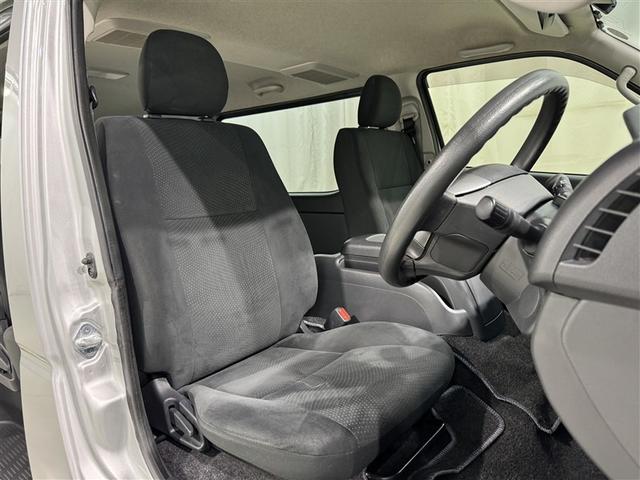 ハイエースバン ロングスーパーＧＬ　衝突被害軽減システム　メモリーナビ　フルセグ　ＥＴＣ　ドラレコ　ＣＤ　ミュージックプレイヤー接続可　ＤＶＤ再生　ＬＥＤヘッドランプ　スマートキー　キーレス　ディーゼル（29枚目）