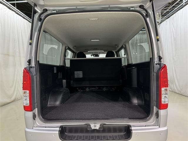 ハイエースバン ロングスーパーＧＬ　衝突被害軽減システム　メモリーナビ　フルセグ　ＥＴＣ　ドラレコ　ＣＤ　ミュージックプレイヤー接続可　ＤＶＤ再生　ＬＥＤヘッドランプ　スマートキー　キーレス　ディーゼル（31枚目）