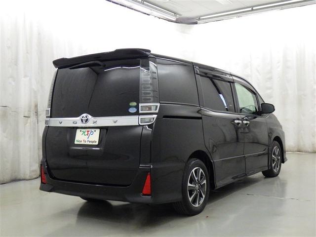 ヴォクシー ＺＳ　煌ＩＩ　衝突被害軽減システム　メモリーナビ　フルセグ　バックカメラ　ＥＴＣ　ドラレコ　ＣＤ　ミュージックプレイヤー接続可　ＤＶＤ再生　後席モニター　オートクルーズコントロール　ＬＥＤヘッドランプ　乗車定員８人（7枚目）