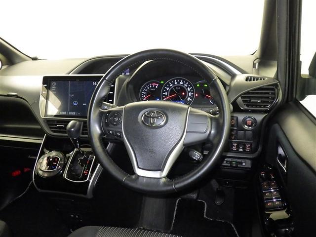 ヴォクシー ＺＳ　煌ＩＩ　衝突被害軽減システム　メモリーナビ　フルセグ　バックカメラ　ＥＴＣ　ドラレコ　ＣＤ　ミュージックプレイヤー接続可　ＤＶＤ再生　後席モニター　オートクルーズコントロール　ＬＥＤヘッドランプ　乗車定員８人（9枚目）