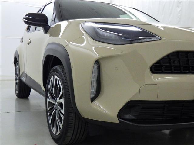 ヤリスクロス ハイブリッドＺ　衝突被害軽減システム　メモリーナビ　フルセグ　バックカメラ　ＥＴＣ　ドラレコ　ミュージックプレイヤー接続可　電動シート　オートクルーズコントロール　ＬＥＤヘッドランプ　スマートキー　キーレス（8枚目）