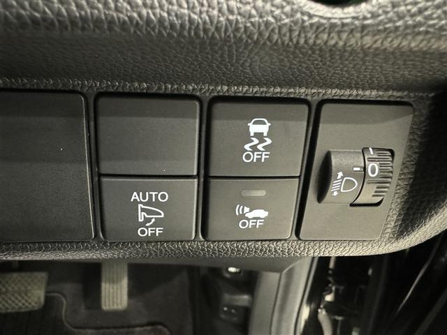 フィットハイブリッド Ｆパッケージ　コンフォートエディション　衝突被害軽減システム　メモリーナビ　フルセグ　バックカメラ　ＥＴＣ　ＣＤ　ミュージックプレイヤー接続可　ＤＶＤ再生　スマートキー　キーレス　ハイブリッド（18枚目）