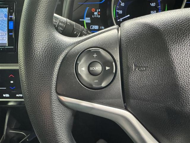 フィットハイブリッド Ｆパッケージ　コンフォートエディション　衝突被害軽減システム　メモリーナビ　フルセグ　バックカメラ　ＥＴＣ　ＣＤ　ミュージックプレイヤー接続可　ＤＶＤ再生　スマートキー　キーレス　ハイブリッド（20枚目）